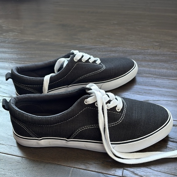 Universal Thread lace up Canvas/cotton Sneakers,grippy sole,pull tab,everyday - Picture 6 of 9